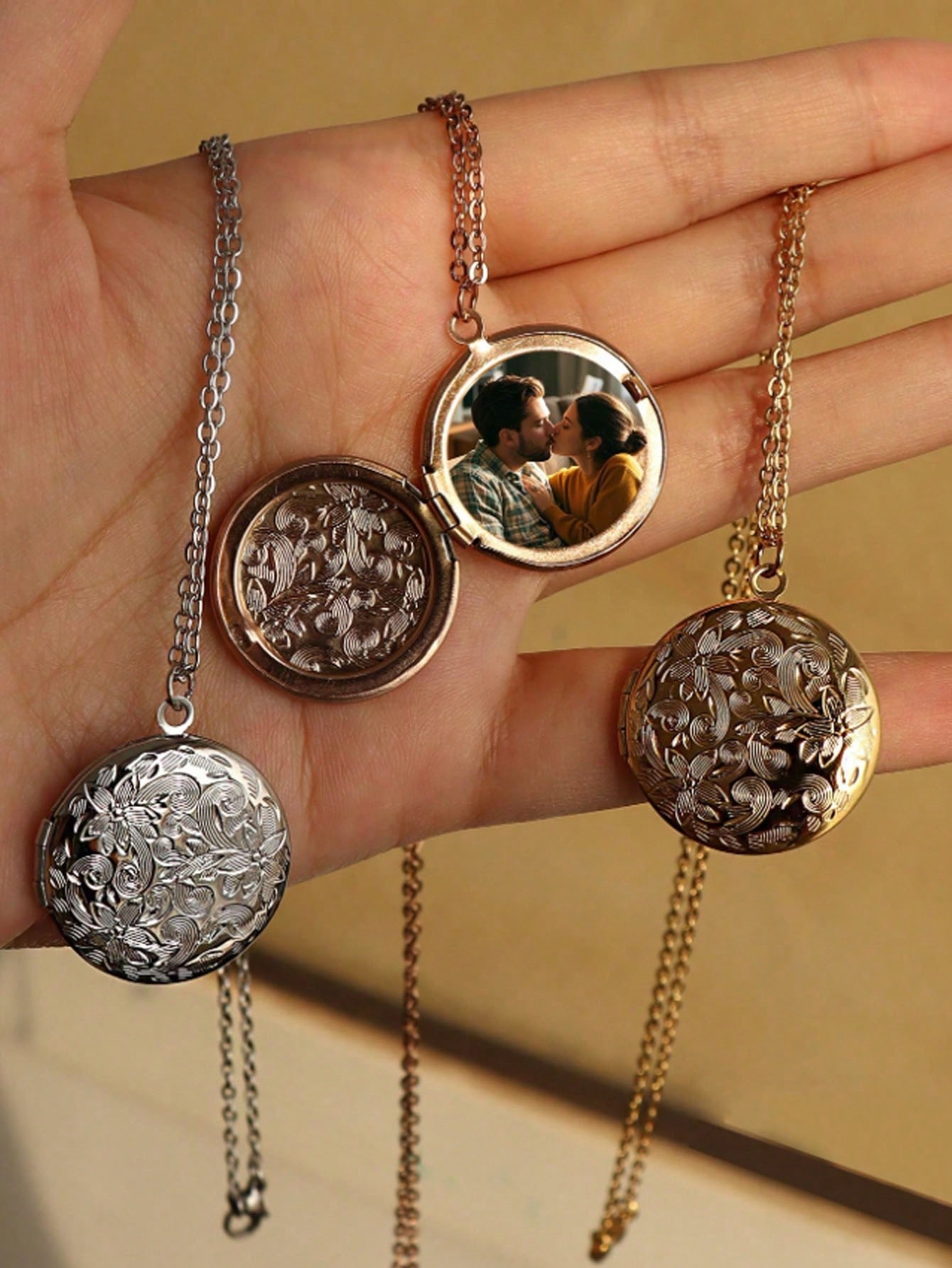 Personalized Photo Round Pendant Necklace Customize with Your Own Photo The Perfect Gift: Personalized Photo Necklace